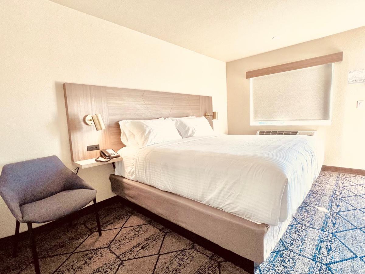Ramada By Wyndham Modesto Yosemite Area Hotel ภายนอก รูปภาพ