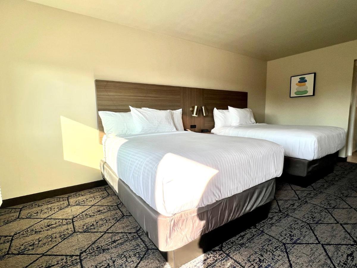 Ramada By Wyndham Modesto Yosemite Area Hotel ภายนอก รูปภาพ