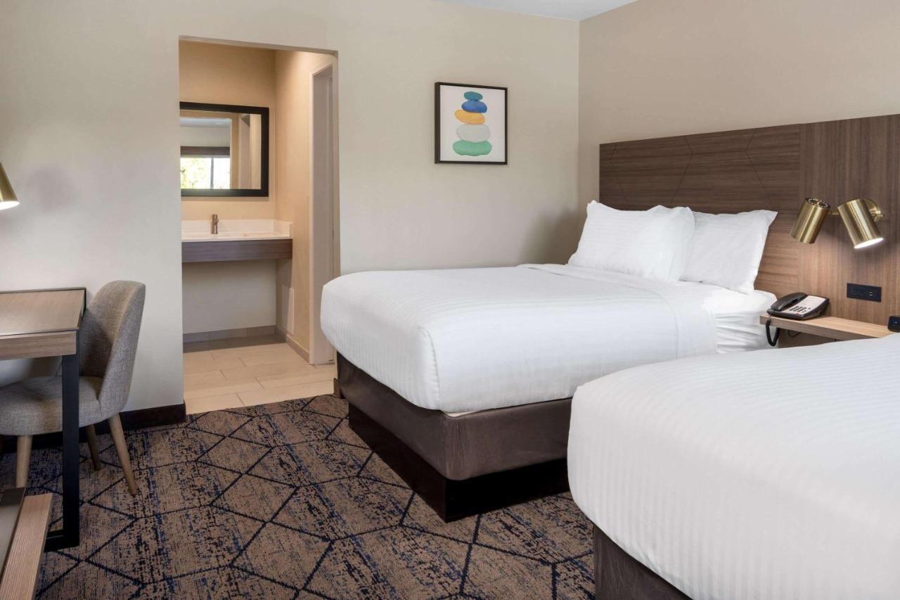 Ramada By Wyndham Modesto Yosemite Area Hotel ภายนอก รูปภาพ