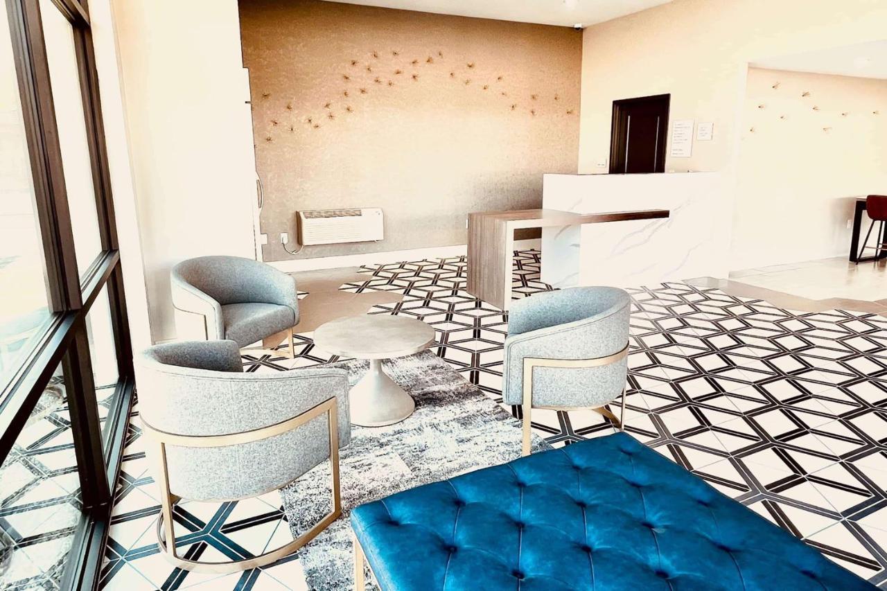 Ramada By Wyndham Modesto Yosemite Area Hotel ภายนอก รูปภาพ