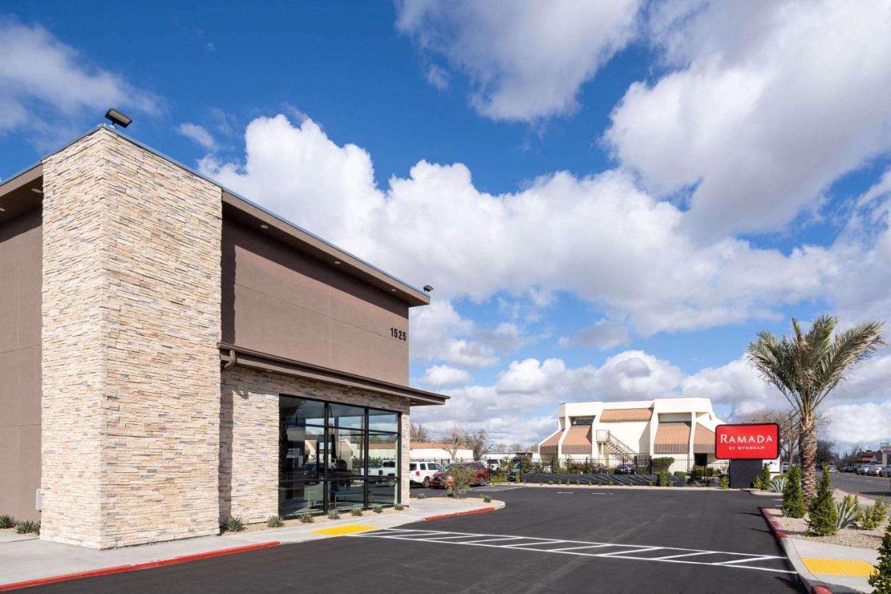 Ramada By Wyndham Modesto Yosemite Area Hotel ภายนอก รูปภาพ