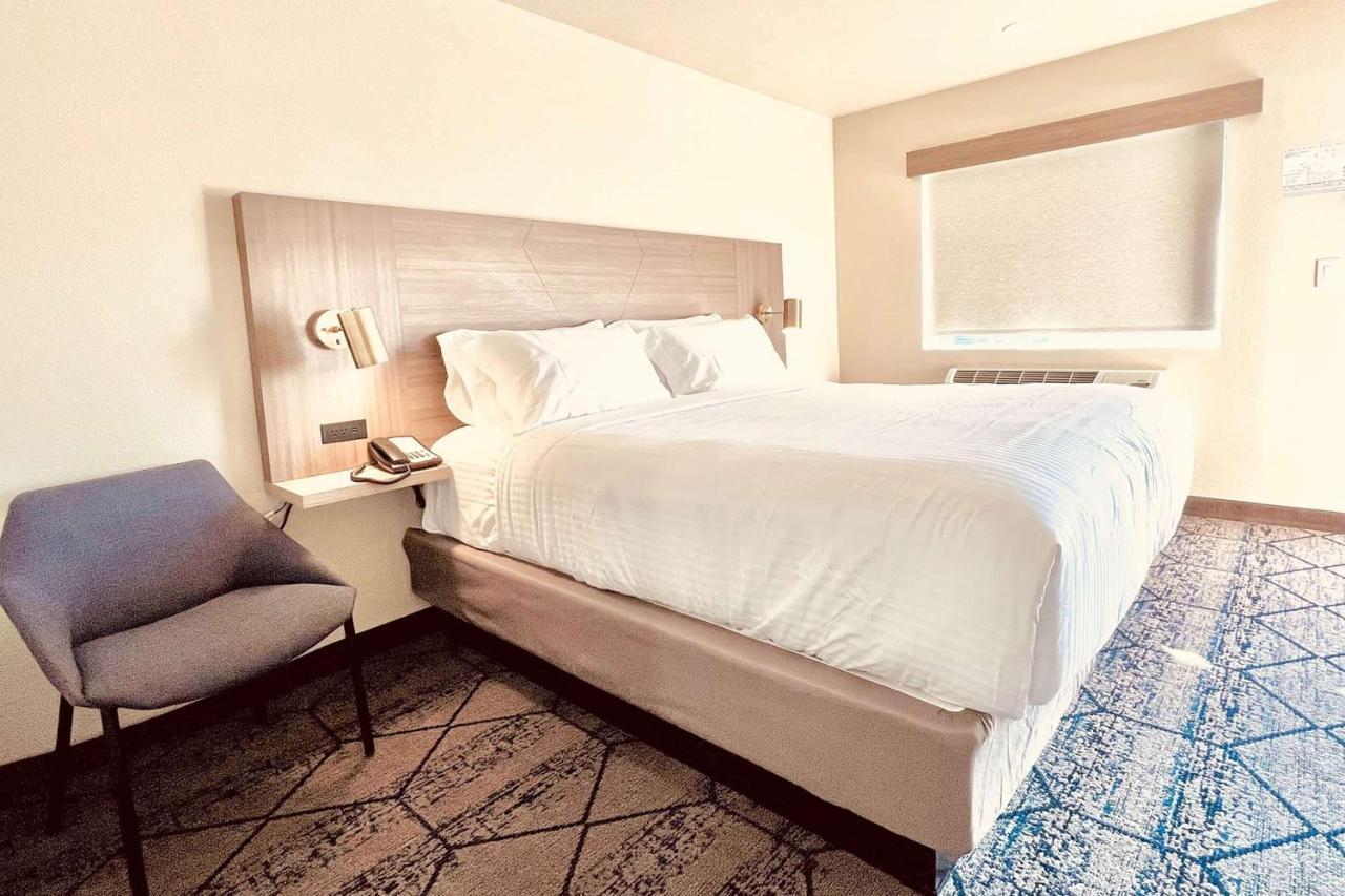 Ramada By Wyndham Modesto Yosemite Area Hotel ภายนอก รูปภาพ
