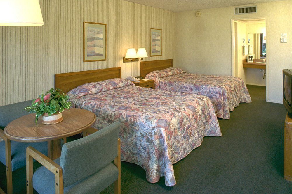 Ramada By Wyndham Modesto Yosemite Area Hotel ภายนอก รูปภาพ